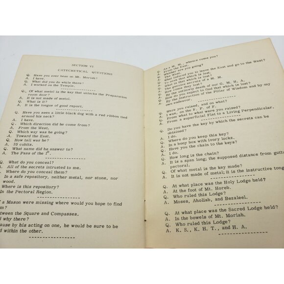 Masonic Catch-E-Kizm Book 1960 Revised Edition By M.J. Barrett 1960 - Picture 7 of 8